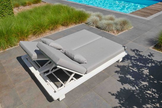 Firenze sun lounger white aluminum frame with light gray sunbrella fabric